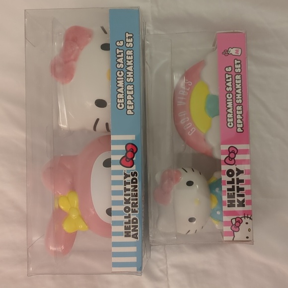 Hello Kitty And Friends Salt & Pepper Shaker Set - Picture 1 of 4